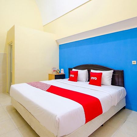 Oyo Life 1643 Grand Monica Hotel Maguwo Exterior photo