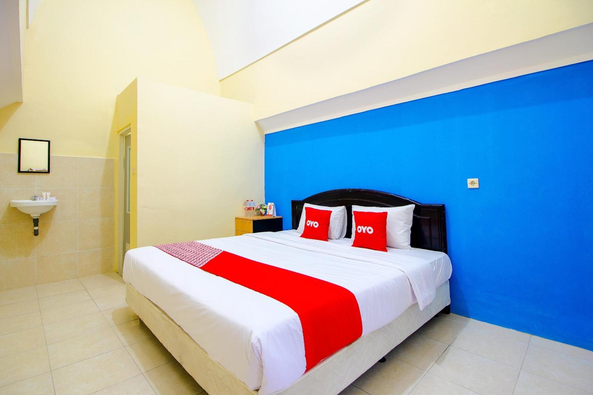 Oyo Life 1643 Grand Monica Hotel Maguwo Exterior photo