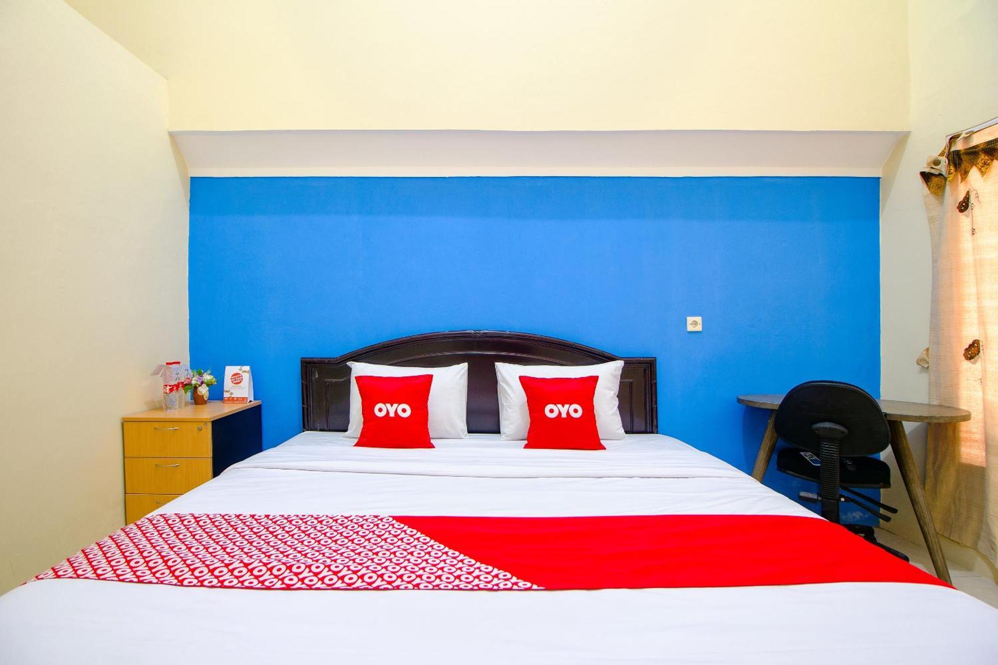 Oyo Life 1643 Grand Monica Hotel Maguwo Exterior photo