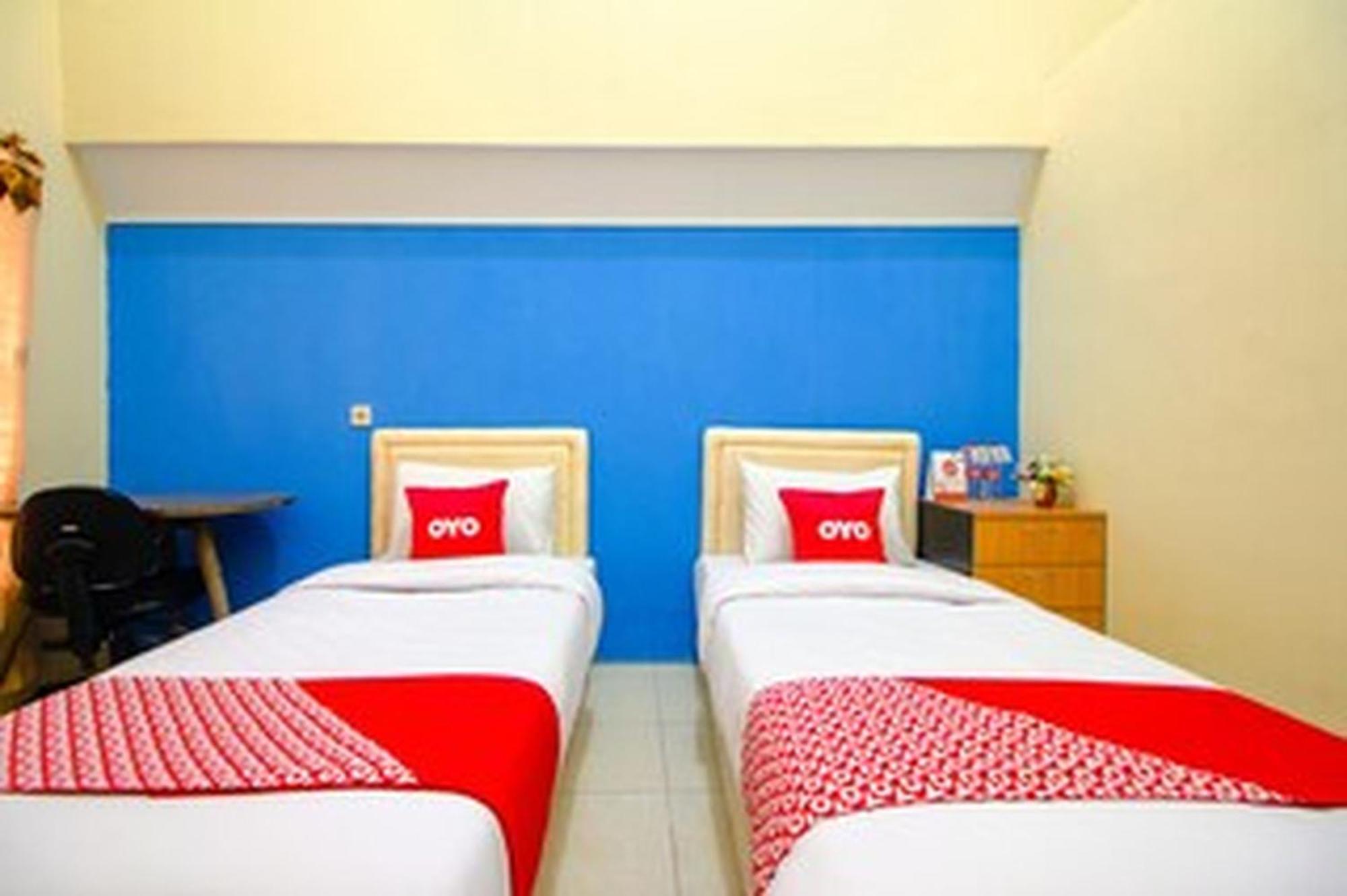 Oyo Life 1643 Grand Monica Hotel Maguwo Exterior photo